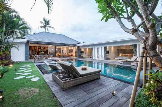 Расслабьтесь на роскошной вилле 4 BR SEMINYAK Kuta