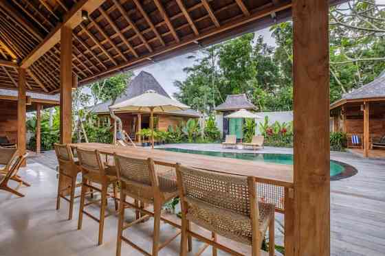 Wooden Lavish Joglo 4BR at Canggu 's Tranquillity Denpasar