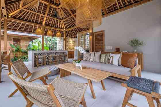 Wooden Lavish Joglo 4BR at Canggu 's Tranquillity Denpasar