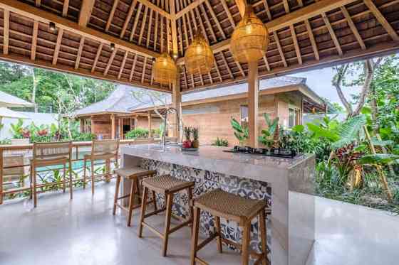 Wooden Lavish Joglo 4BR at Canggu 's Tranquillity Denpasar