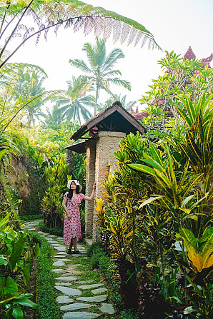 Вилла с деревянным бассейном в святилище Ubud - изображение 6